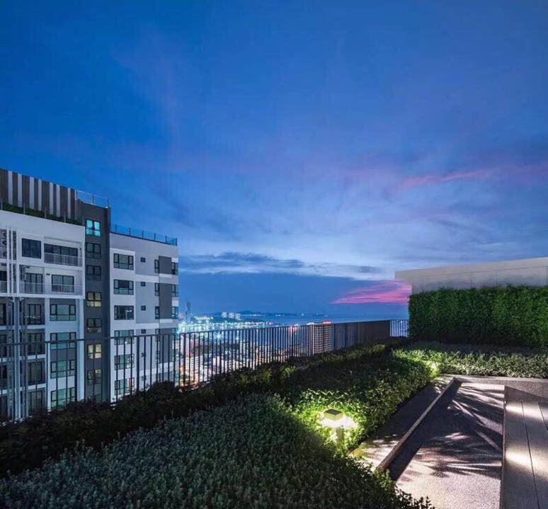 Apartment 泰国芭提雅顶层无边游泳池公寓thebase健身房