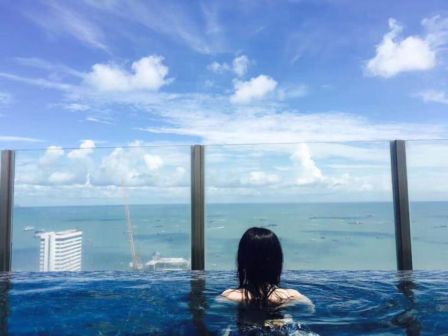 Apartment 泰国芭提雅顶层无边游泳池公寓thebase健身房 *
